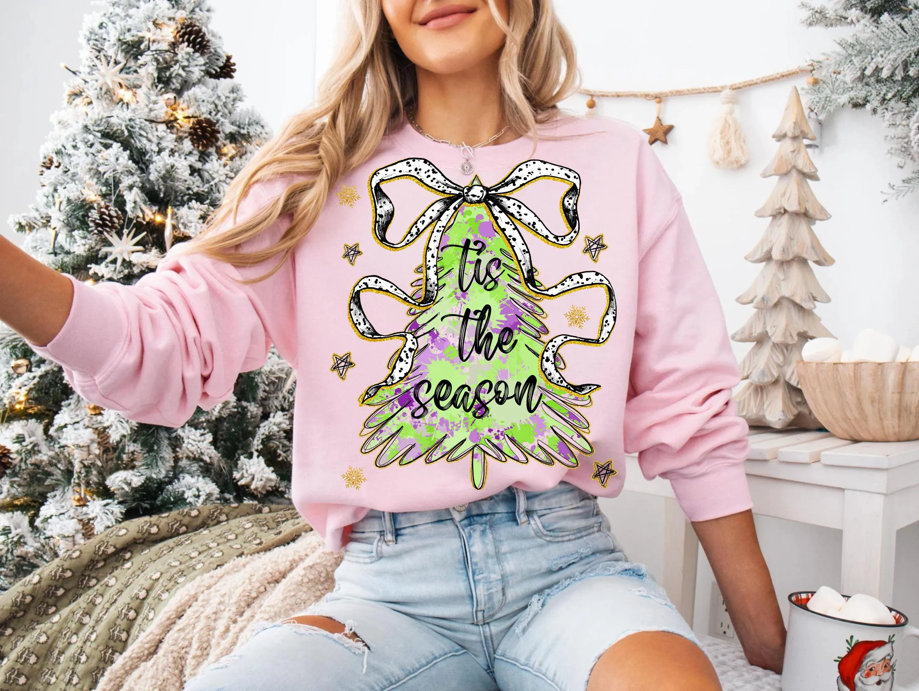 Tis The Season Christmas Tree Design | Holiday Green T-shirt Sweatshirt Design | Christmas Tree with Bow Digital Download | Winter Apparel